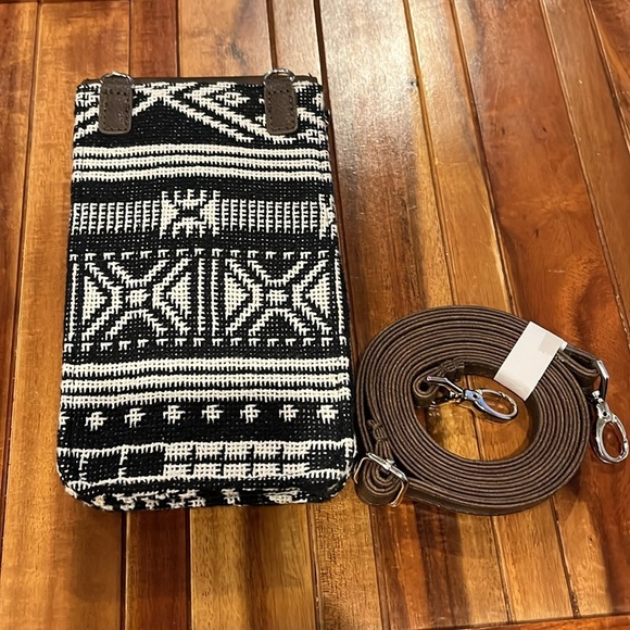 Thirty One Crossbody Phone/Card Crossbody - Picture 4 of 4